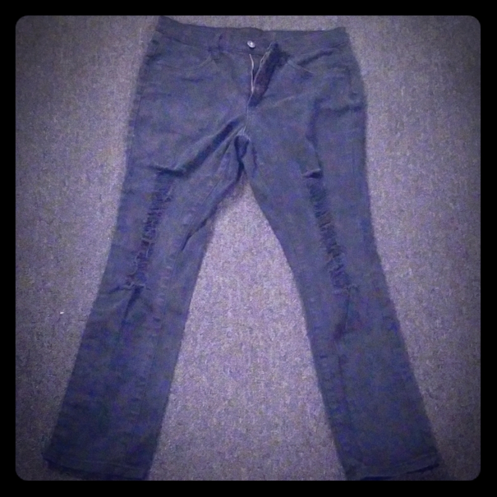 Venus Distressed Jeans in Black like New